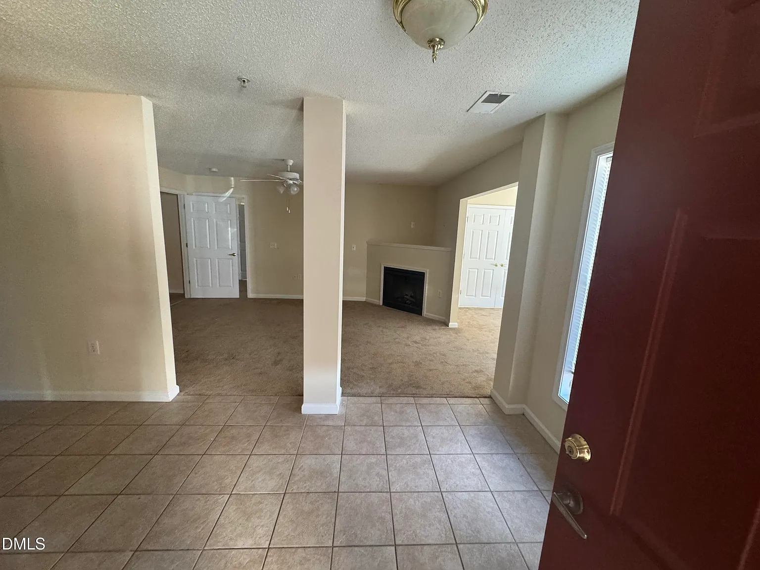 1 bed, 1.5 bath, 1003 sqft, $1,250 — Photo 3