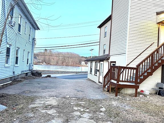 5th image of 42 Maple St