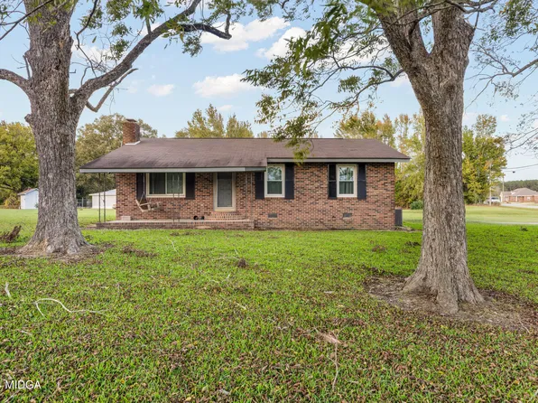 104 Lucas Rd, Cochran, GA 31014