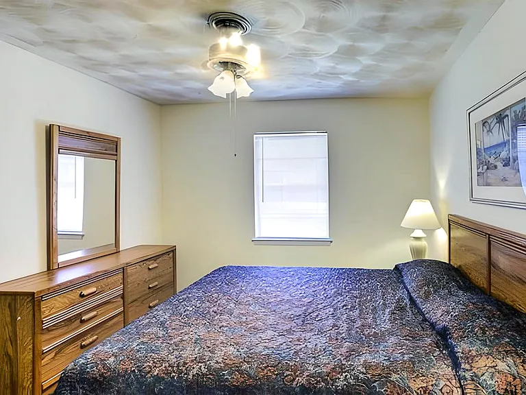 Oakwood Crest Furnished (Optional) Apartments — Photo 5