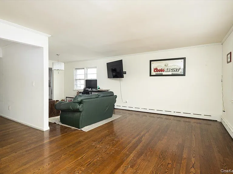 525 E Beech St #1 — Photo 6