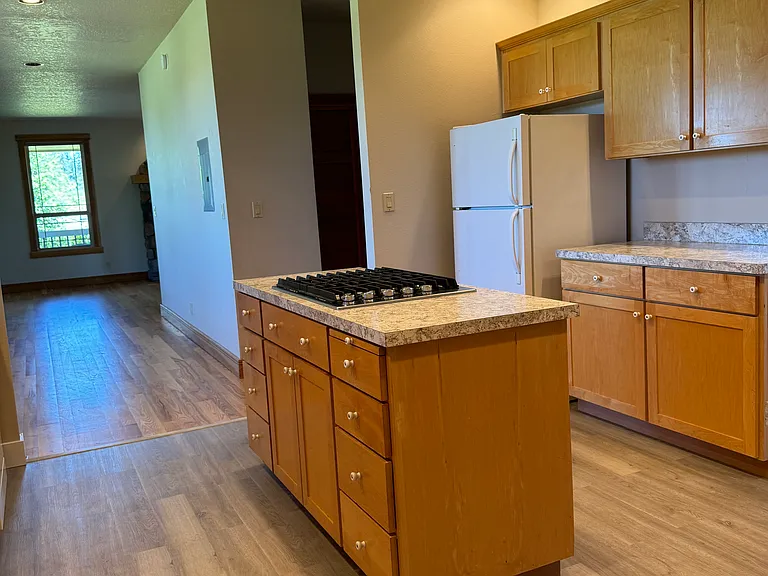19383 Pine Ave — Photo 12