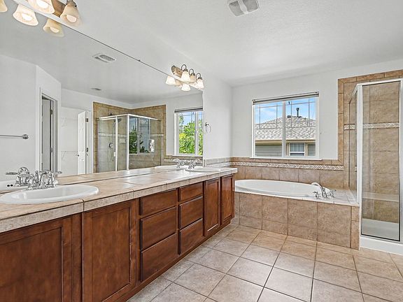 5th image of 21164 E Jefferson Cir