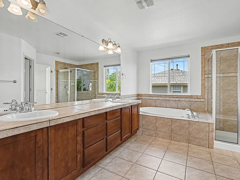 21164 E Jefferson Cir — Photo 5