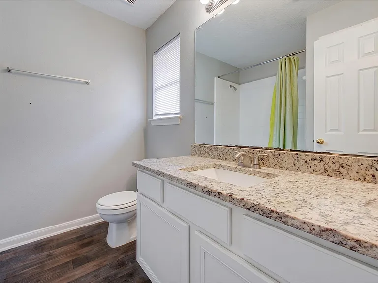 7302 Greenwood Point Dr — Photo 34