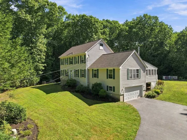 27 Peabody Drive, Danville, NH 03819