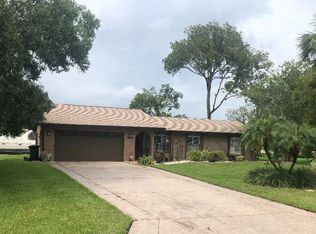 8002 Oak Dr, Palmetto, FL 34221