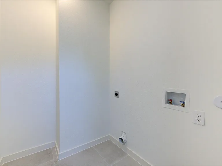 7120 Eastwood St #A — Photo 19