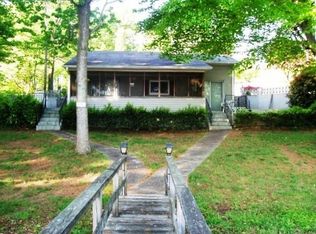 687 Riverside Dr, Lexington, NC 27292