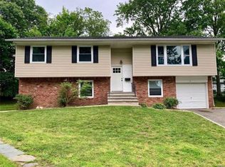 31 Gaffney St APT 2, Glen Cove, NY 11542