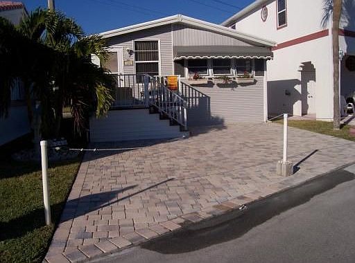 1st image of 824 Nettles Blvd