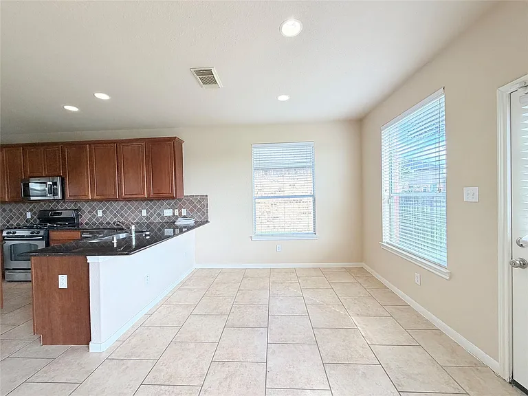 24626 Blane Dr — Photo 12