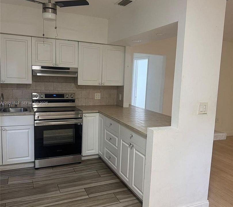 1st image of 411 NW 106th St #0