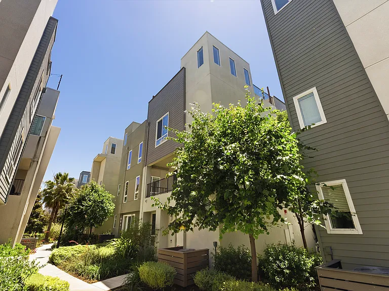 1475 Latitudes Way — Photo 42