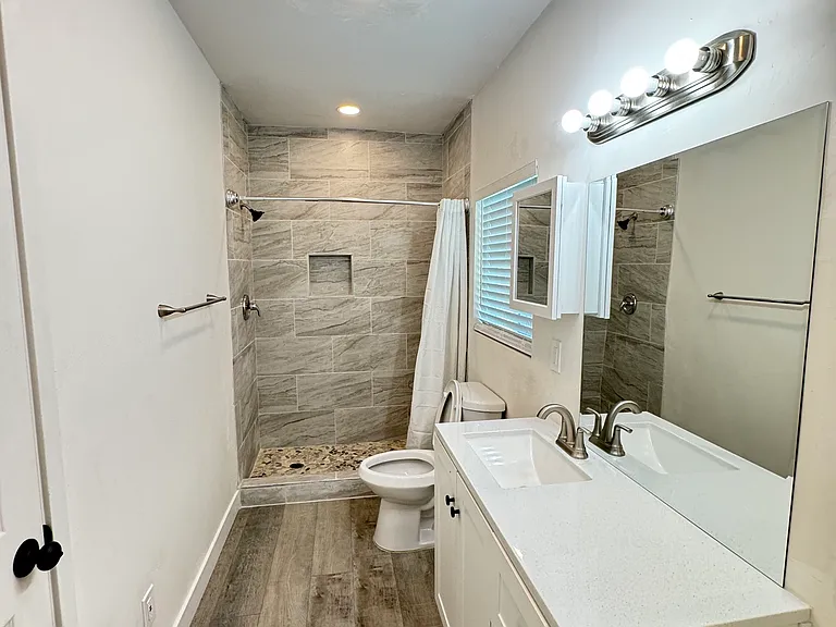 5428 Churchward St — Photo 16