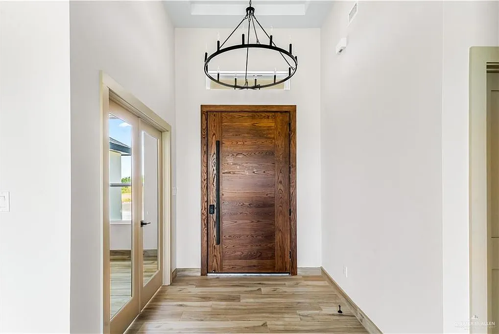 4 bed, 3.5 bath, 2225 sqft, $3,500 — Photo 4