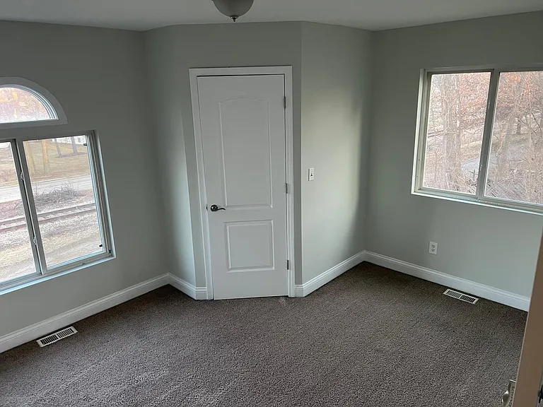 152 N Adams St — Photo 23