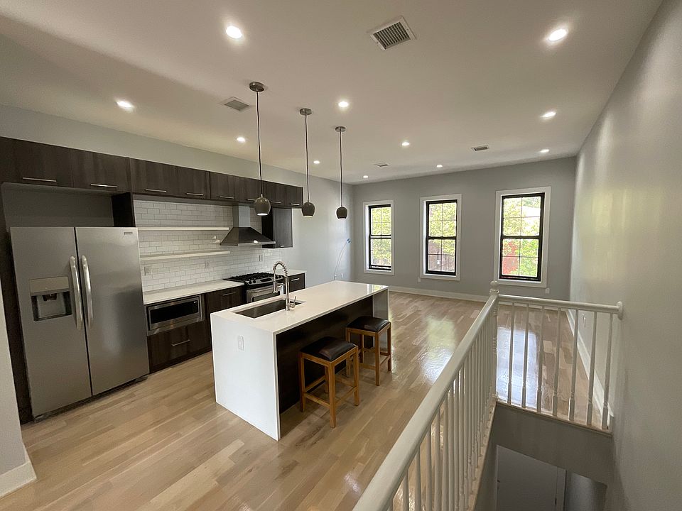 1st image of 20 Gunther Pl #2