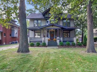 526 E Chicago Ave, Naperville, IL