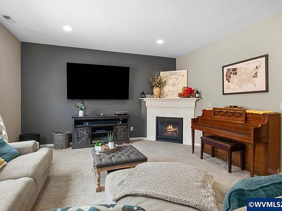 3rd image of 3127 San Pedro Ave NW