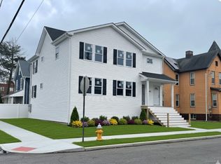 1218 Kossuth St, Bridgeport, CT 06608