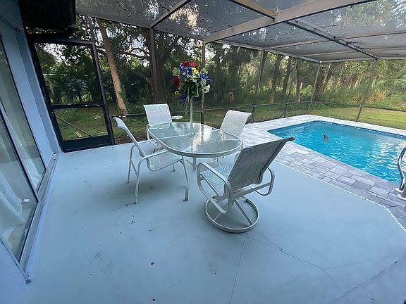 2nd image of 17370 Williamsburg Dr