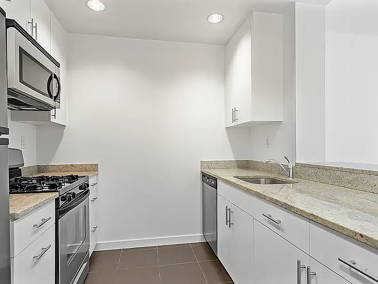 620 W 143rd St #A — Photo 4