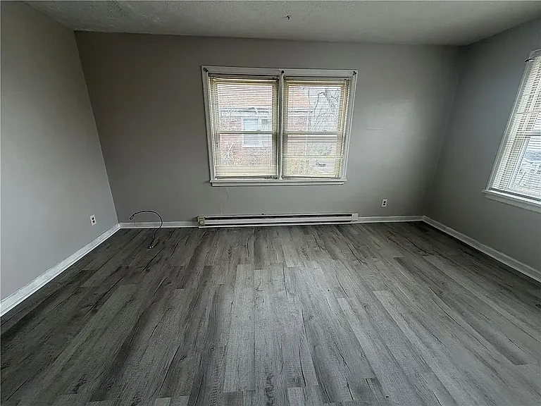 245 Valleyview Dr #4 — Photo 3