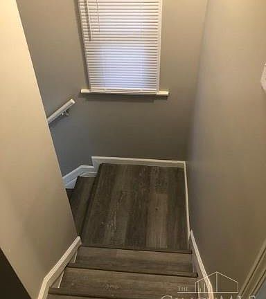 3rd image of 450 Fairbanks Ave