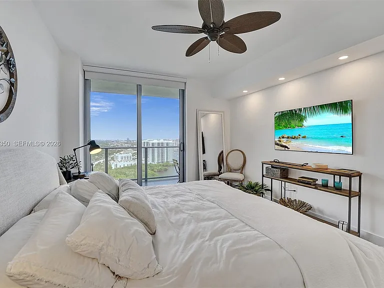 16385 Biscayne Blvd #3107 — Photo 27