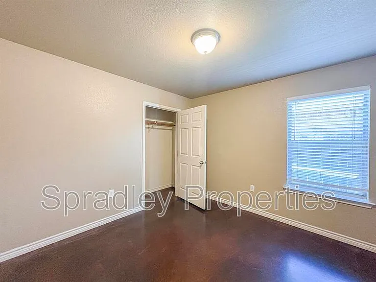 1571 Brady Way — Photo 8