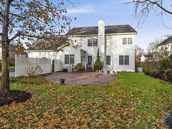 3rd image of 1501 Dade Ln