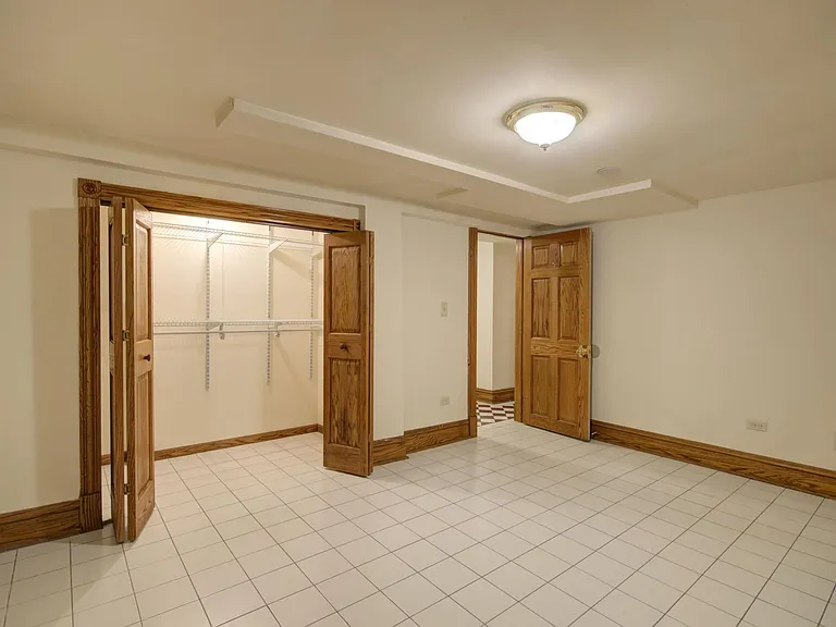 1936 N Sheffield Ave #1R — Photo 11