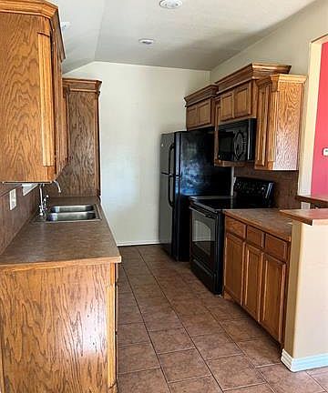 4th image of 241 Sugarberry Ave