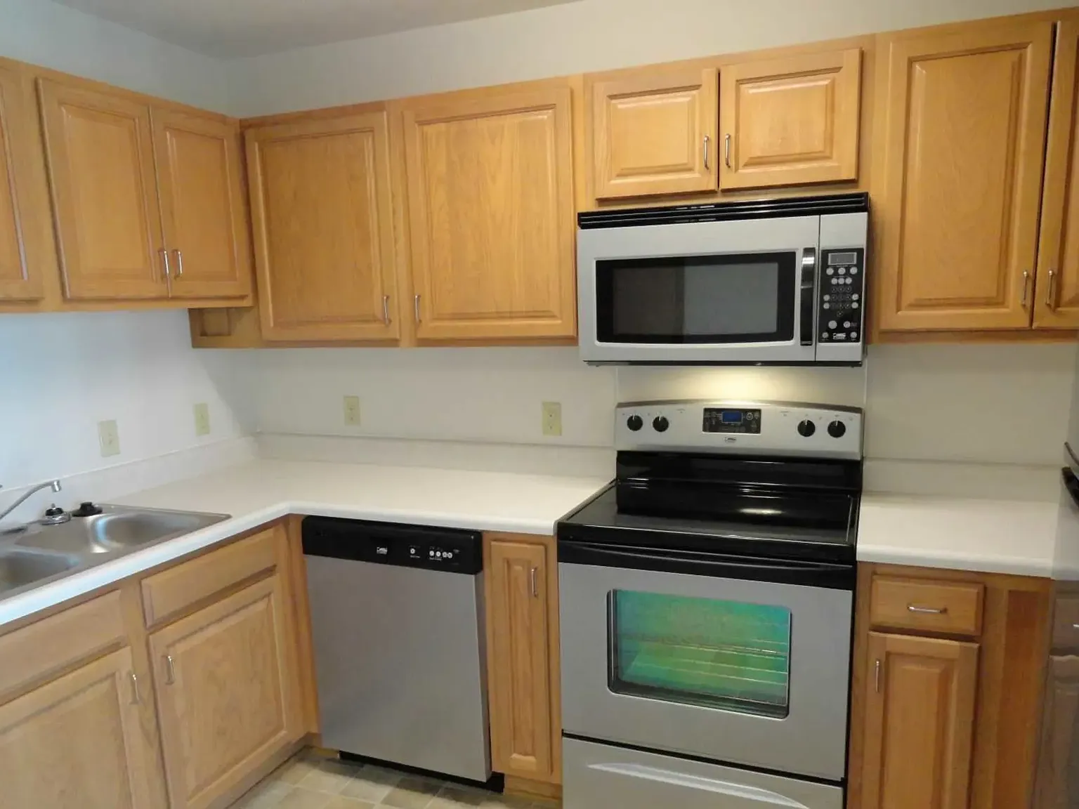 Elkhorn Ridge Apartments — Photo 3
