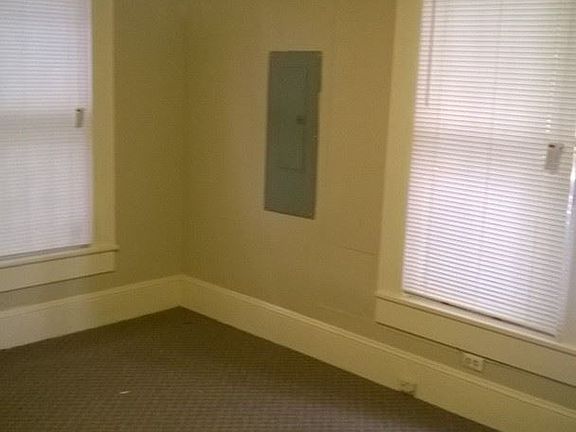 4th image of 2322 Darien St