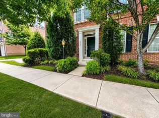 2261 Potomac Club Pkwy, Woodbridge, VA 22191