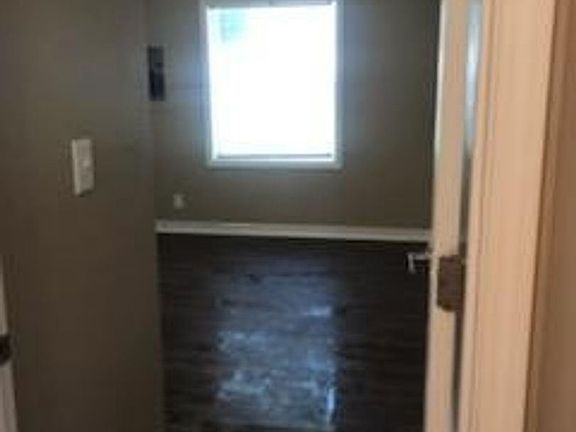 3rd image of 1006 Julia Ln #B