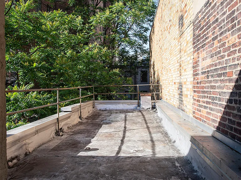 151 E 62nd St #4B — Photo 3