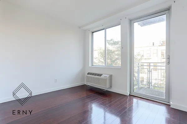 Rented by ERNY LLC | media 37