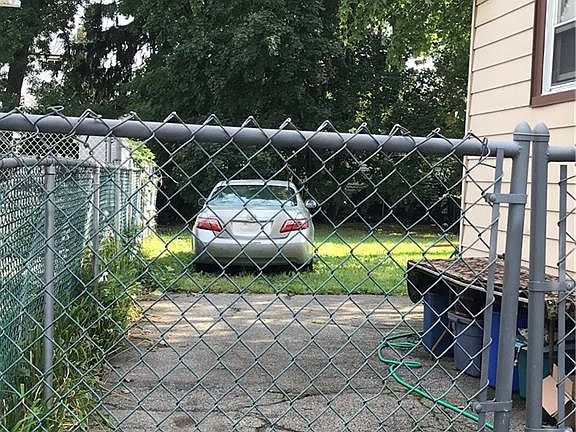 3rd image of 104-43 211th St