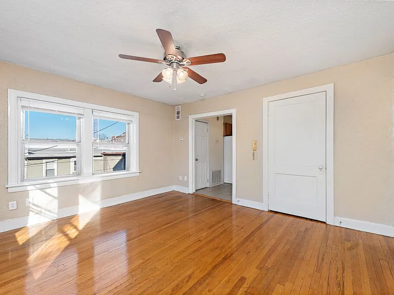 3606 Baltimore Ave — Photo 4