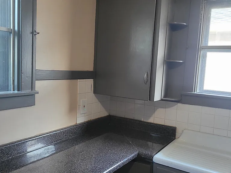 135 S Elmwood Ave — Photo 30