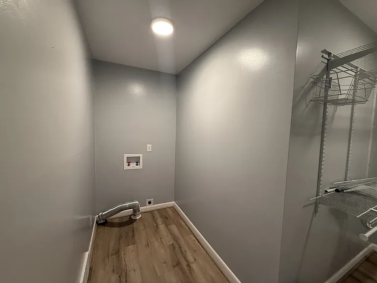 2404 Francis St — Photo 15