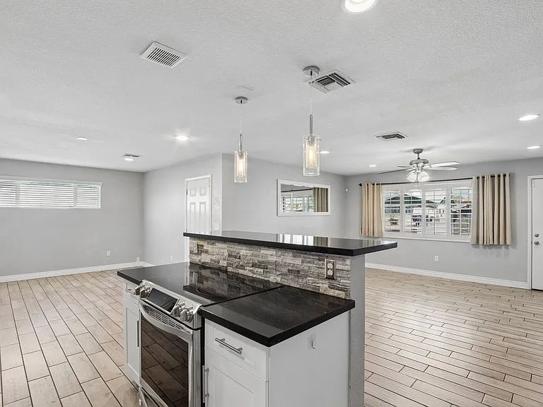 1017 E El Caminito Dr — Photo 23