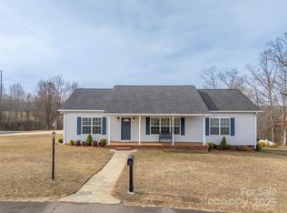 123 N Cul De Sac, Forest City, NC 28043