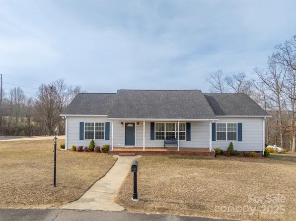 123 N Cul De Sac, Forest City, NC 28043