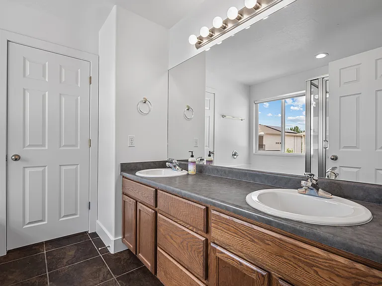 1060 W Oldham Dr — Photo 13