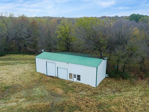 5th image of 143 Southridge Ln