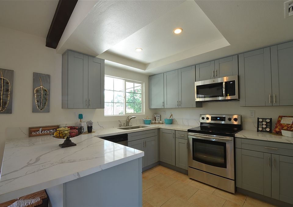 1st image of 2151 Holly Ave